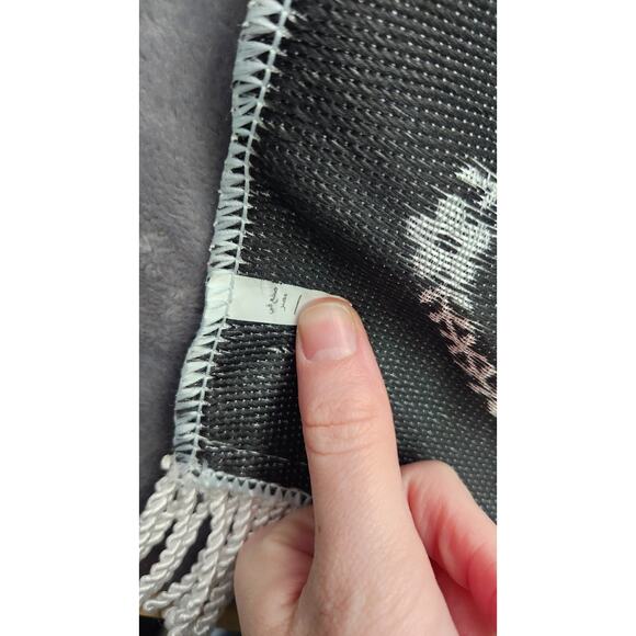 Pink and White Embroidered Islamic Prayer Rug, Prayer Mat 27.5" x 48" - Picture 6 of 8